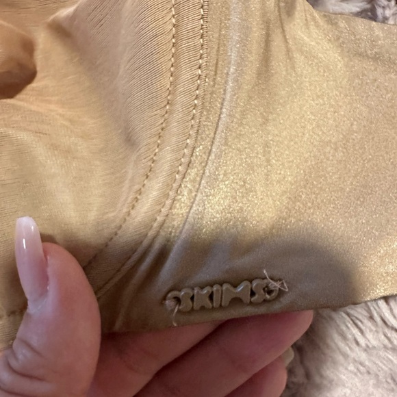 SKIMS Gold Women's Bra - Picture 2 of 4